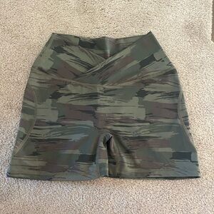 ALPHALETE biker shorts/spandex